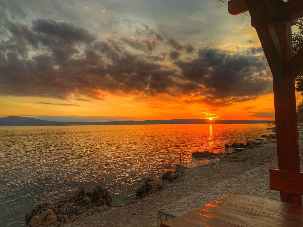 Azur Bed & Breakfast Novi Vinodolski Bagian luar foto