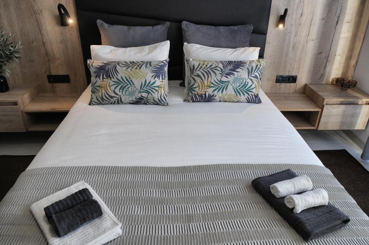 Azur Bed & Breakfast Novi Vinodolski Bagian luar foto